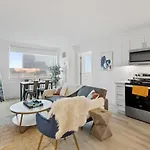 2Br 3Ba Condo On The Boardwalk Cozysuites